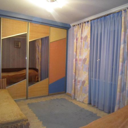Apartment On Sovetskoy Konstitutsii 15 Brest Bagian luar foto